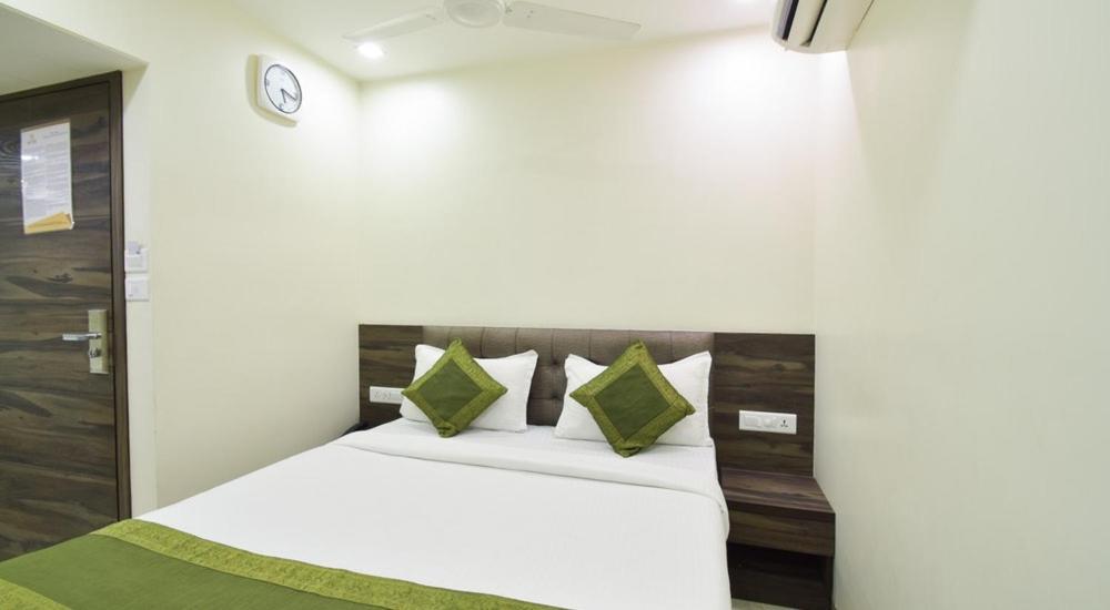 Hotel Palliate Ahmedabad Exterior photo