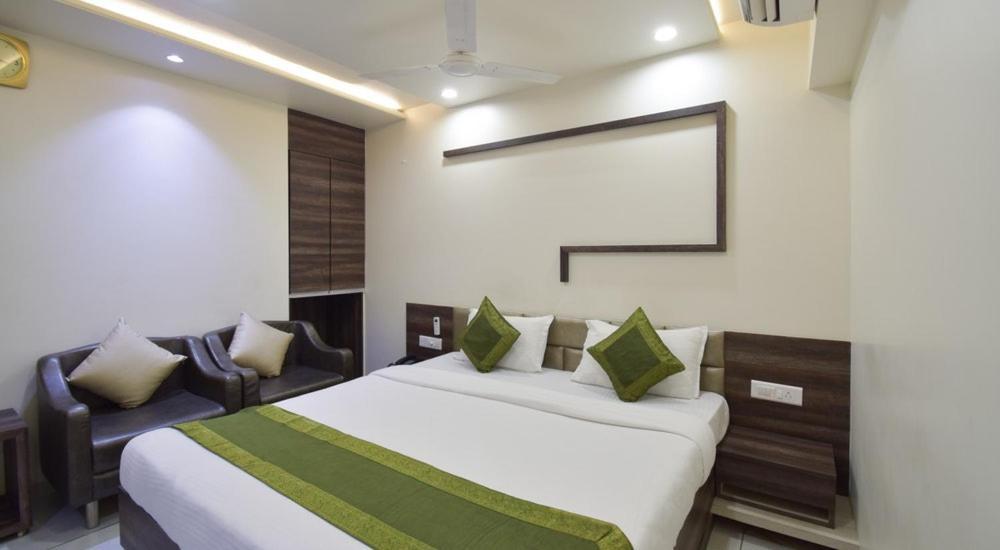 Hotel Palliate Ahmedabad Exterior photo