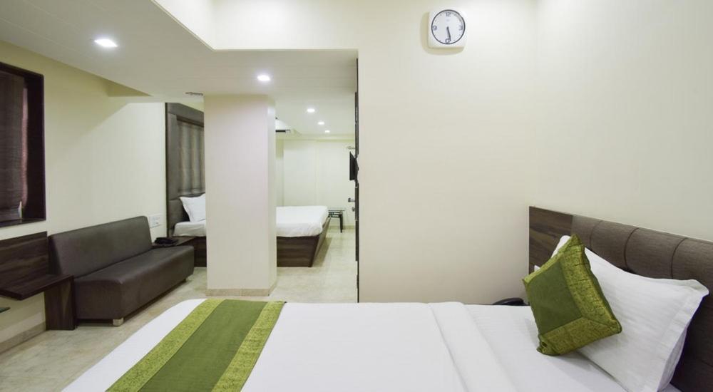 Hotel Palliate Ahmedabad Exterior photo