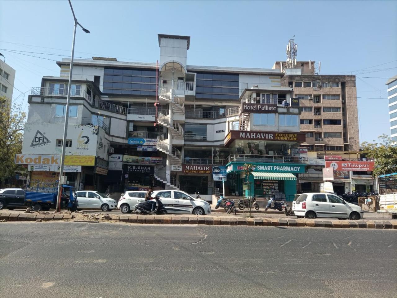 Hotel Palliate Ahmedabad Exterior photo