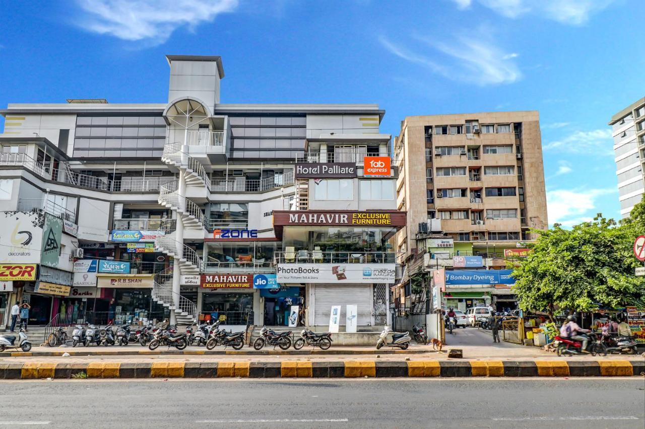 Hotel Palliate Ahmedabad Exterior photo